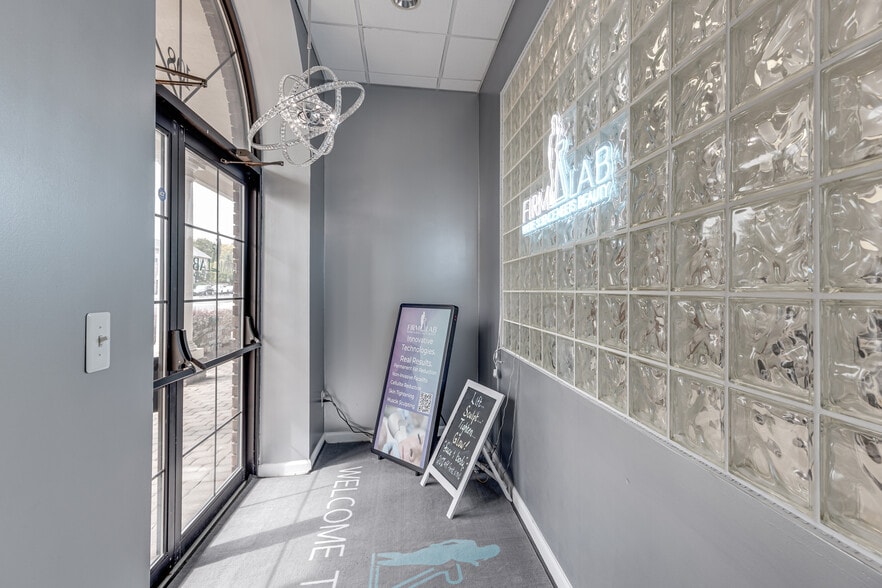 More Photos Of 102-112 Town Center Dr, Warren Office For Lease