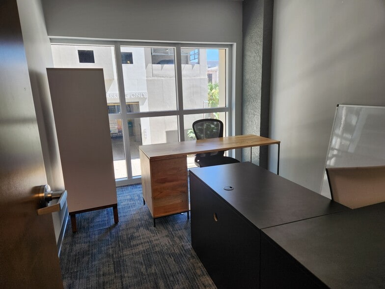More Photos Of 1120 E Kennedy Blvd, Tampa Office For Sale