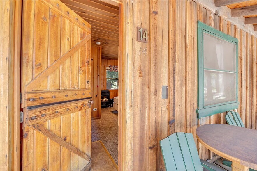 More Photos Of 1 State Hwy 108, Pinecrest Hotel For Sale