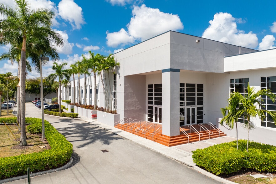 More Photos Of 2900 NW 112th Ave, Miami Warehouse For Lease