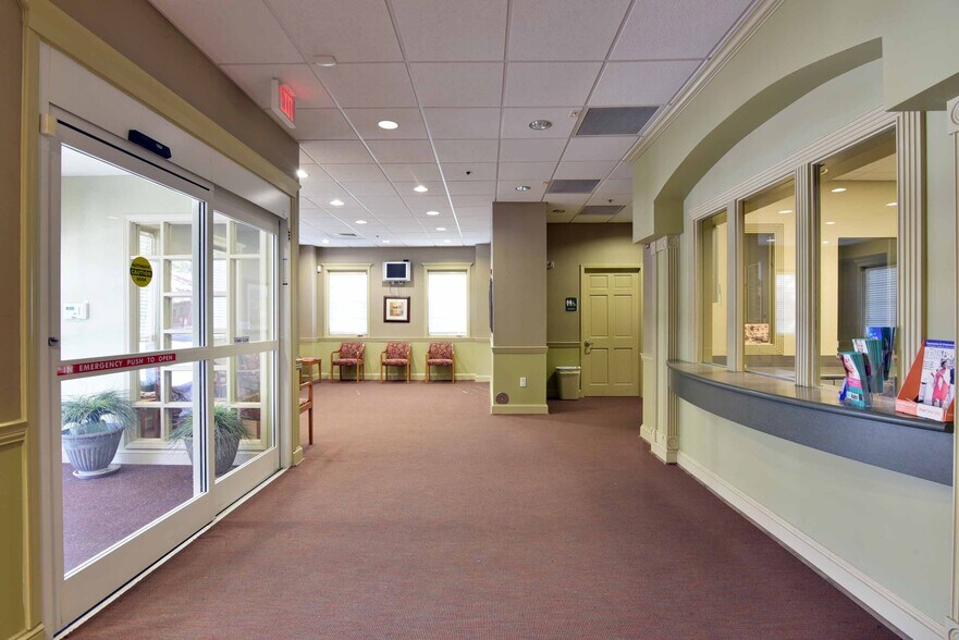 More Photos Of 354 E Washington Ave, Ashburn Healthcare For Sale