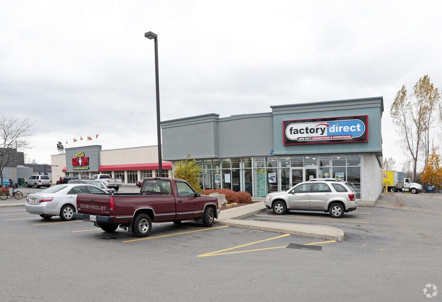 Primary Photo Of 1138 Victoria St N, Kitchener Storefront For Lease
