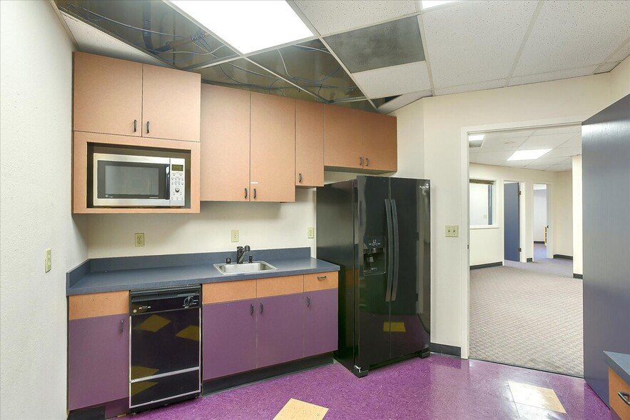 More Photos Of 370-390 Bridge Pky, Redwood City Medical For Lease