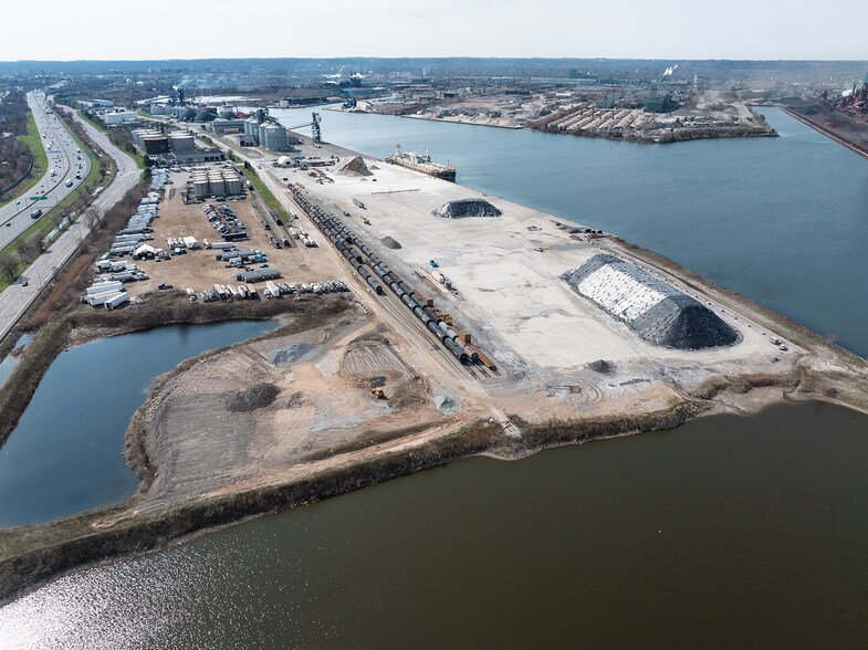 More Photos Of Pier 27, Hamilton Land For Lease