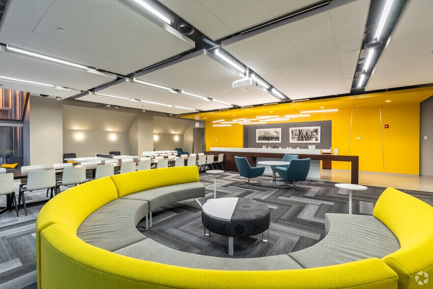 More Photos Of 203 N LaSalle St, Chicago Office For Lease