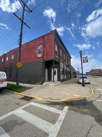 More Photos Of 200 N Washington St, Rochelle Storefront Retail Residential For Sale