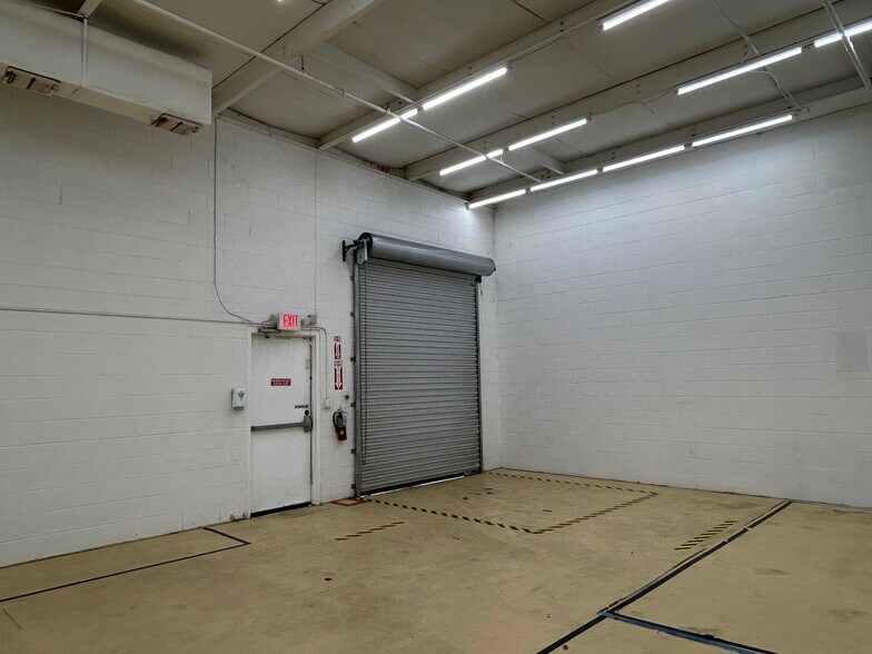 More Photos Of 7400 US Highway 19, New Port Richey Storefront For Lease