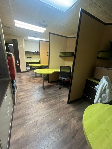 More Photos Of 5975 Sunset Dr, Miami Medical For Lease