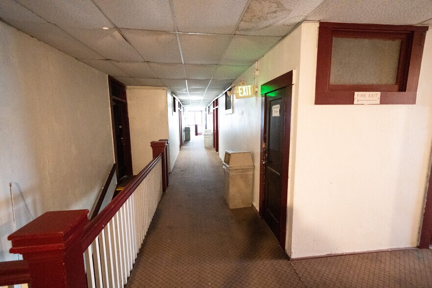 More Photos Of 601 E Avenue A, Robstown Hotel For Sale