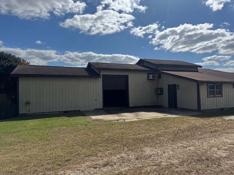 More Photos Of 2898 US-701 Hwy, Four Oaks Industrial For Sale