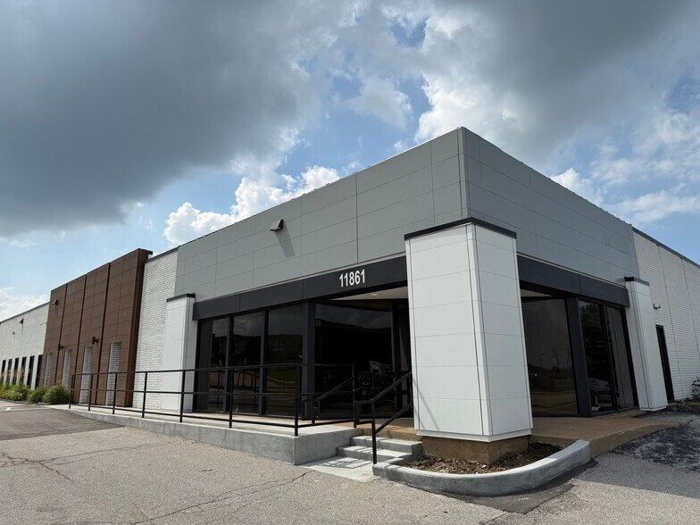 Primary Photo Of 11861-11865 Westline Industrial Dr, Saint Louis Office For Lease