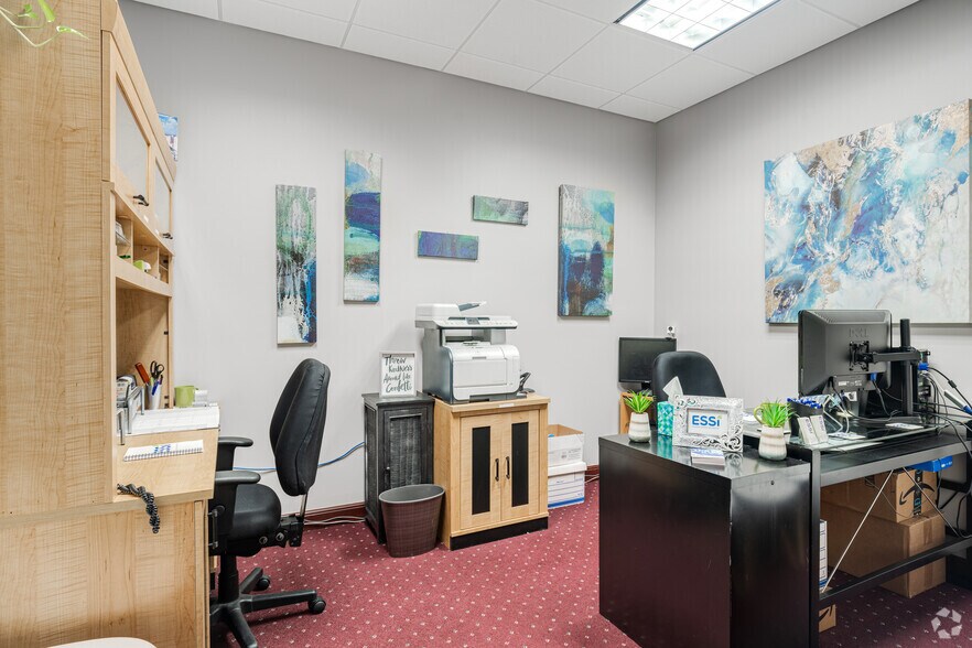More Photos Of 1375 Gateway Blvd, Boynton Beach Coworking Space