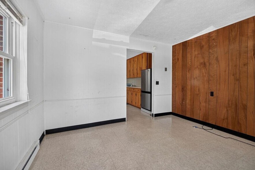 More Photos Of 555 MT Torrey Rd, Lyndhurst Post Office For Sale