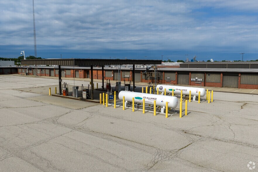More Photos Of 4201 W Morris St, Indianapolis Service For Lease