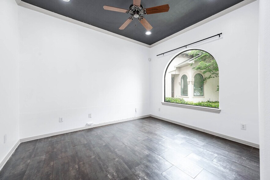 More Photos Of 12830 Willow Centre Dr, Houston Medical For Sale