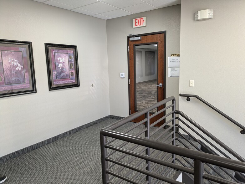 More Photos Of 1835 W Chandler Blvd, Chandler Office For Lease