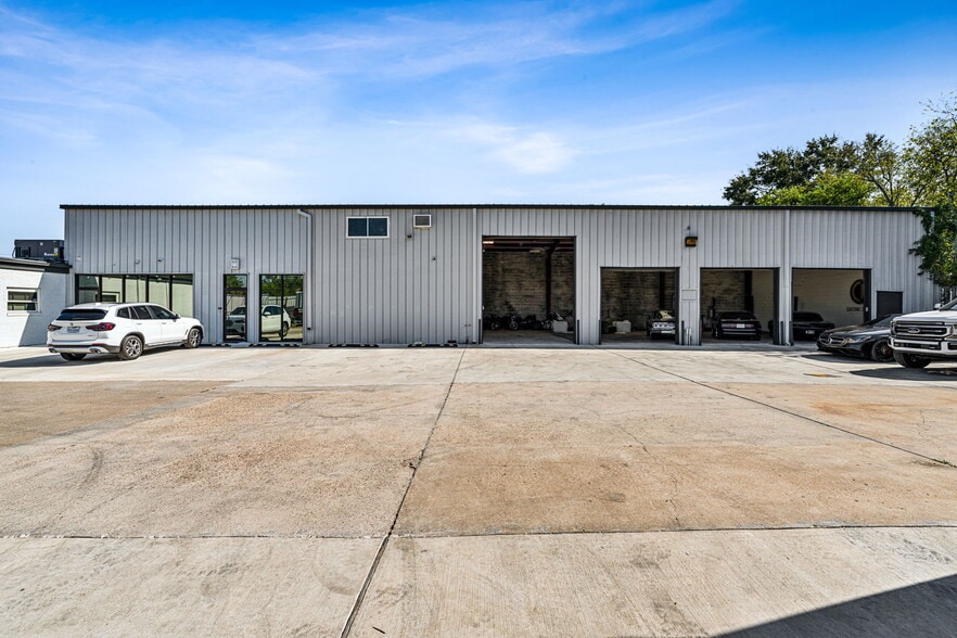 More Photos Of 5703-5705 Edgemoor Dr, Houston Warehouse For Sale