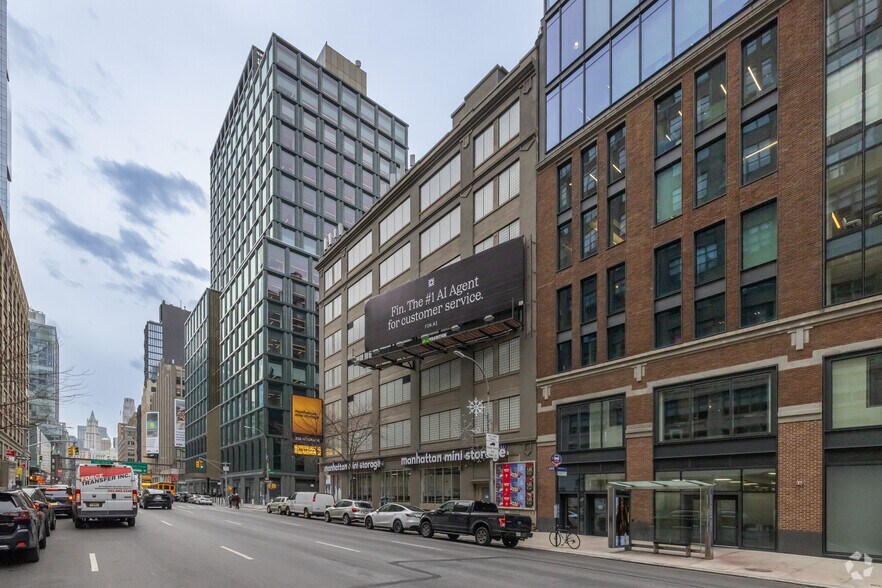 More Photos Of 161 Varick St, New York Self Storage For Lease