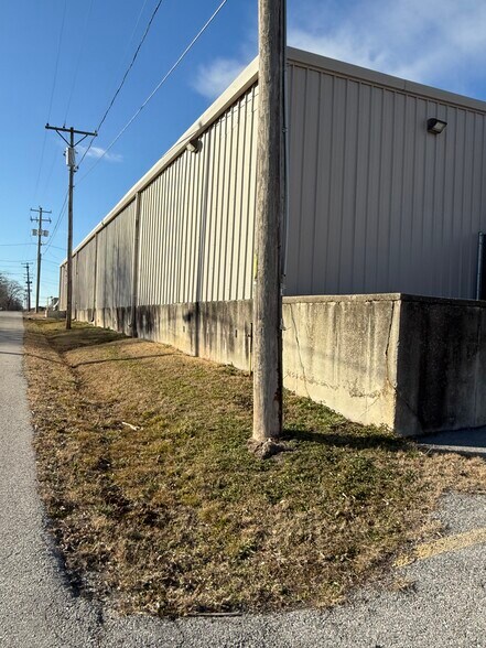 More Photos Of 201 W Tilden St, Humansville Freestanding For Sale