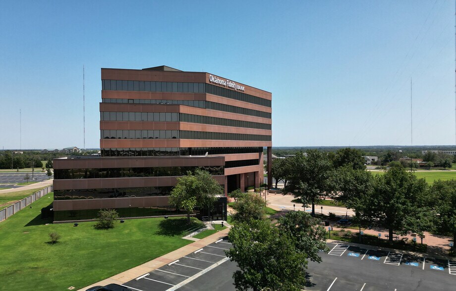 More Photos Of 9400 N Broadway Ext, Oklahoma City Office For Lease