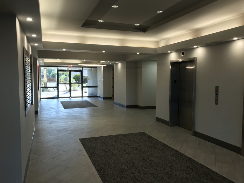 More Photos Of 3877 N 7th St, Phoenix Office For Lease