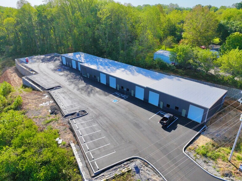 More Photos Of 1820 Highway 31 W, White House Warehouse For Lease