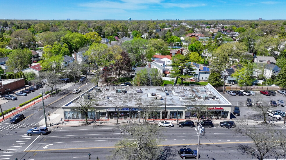 More Photos Of 2019-2037 Merrick Rd, Merrick Unknown For Lease