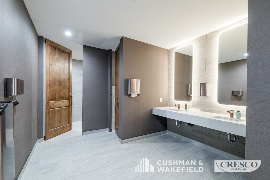 More Photos Of 6060 Parkland Blvd, Mayfield Heights Office For Lease