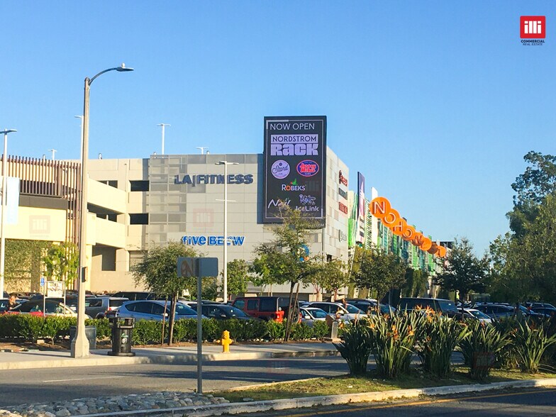 More Photos Of 6020-6030 Laurel Canyon Blvd, North Hollywood Freestanding For Lease