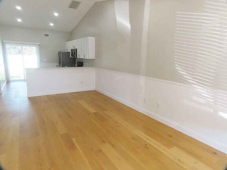 More Photos Of 5136-5186 La Mancha Ct, Orlando Apartments For Sale