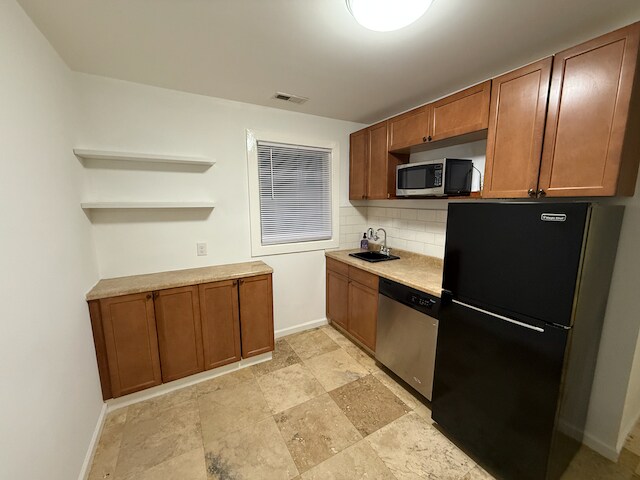 More Photos Of 1223 Walnut St, Cary Office For Lease