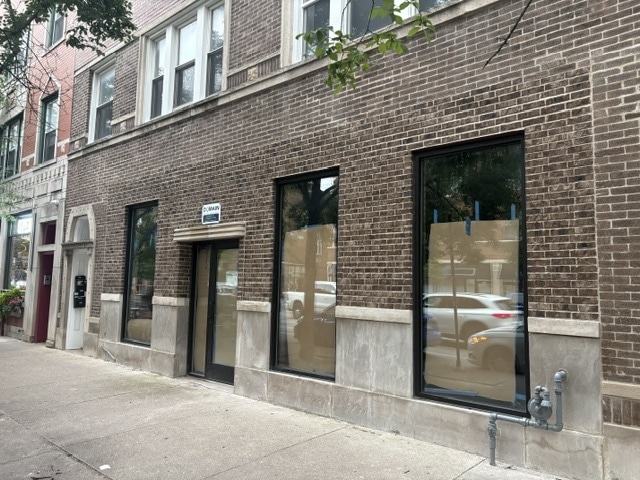 Primary Photo Of 1925 W Montrose Ave, Chicago Office For Lease