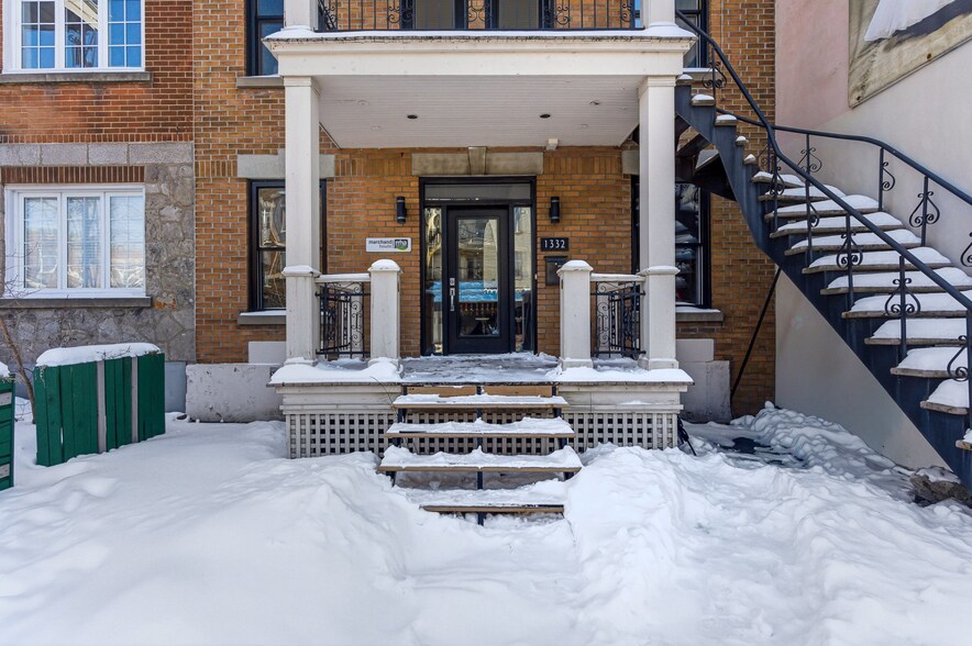 More Photos Of 1334 Rue Beaubien E, Montréal Office For Sale