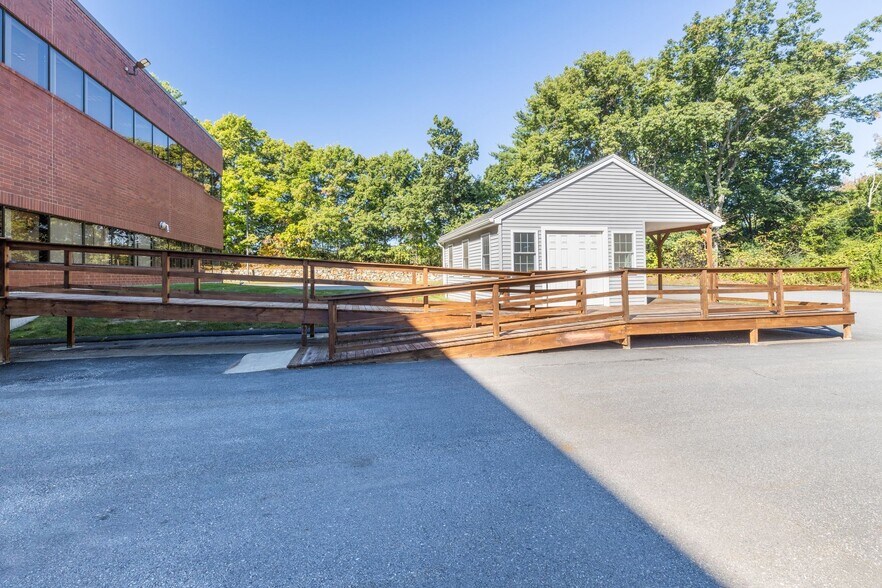 More Photos Of 6 Riverside Dr, Andover Research And Development For Lease