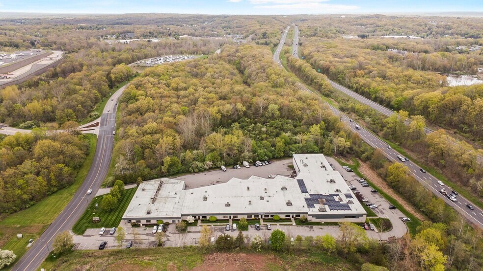 More Photos Of 362 Industrial Park Rd, Middletown Warehouse For Sale