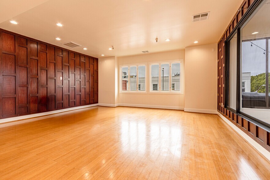 More Photos Of 1234 Grant Ave, San Francisco Restaurant For Lease