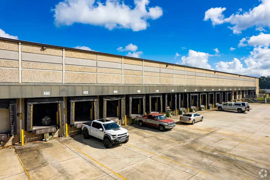 More Photos Of 7105-7125 New Tampa Hwy, Lakeland Warehouse For Lease
