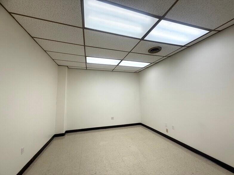 More Photos Of 725 San Aleso Ave, Sunnyvale Light Distribution For Lease