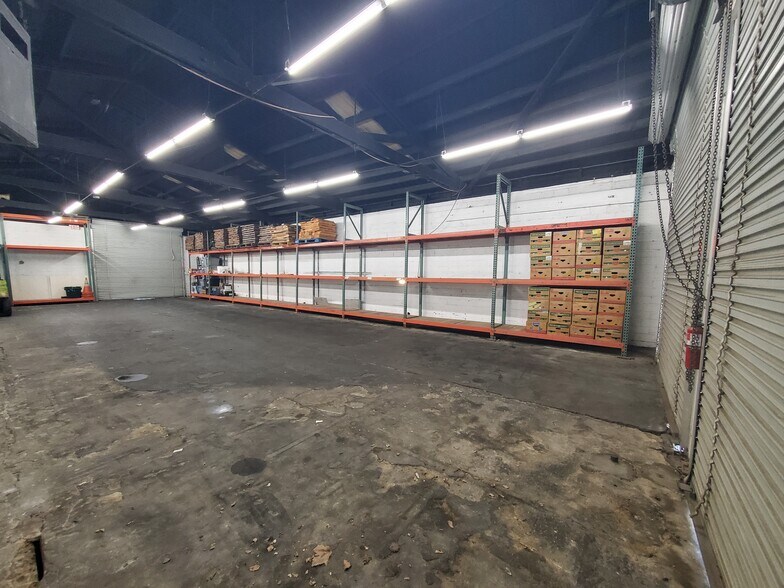 More Photos Of 14165 Market St, Walnut Grove Showroom For Sale