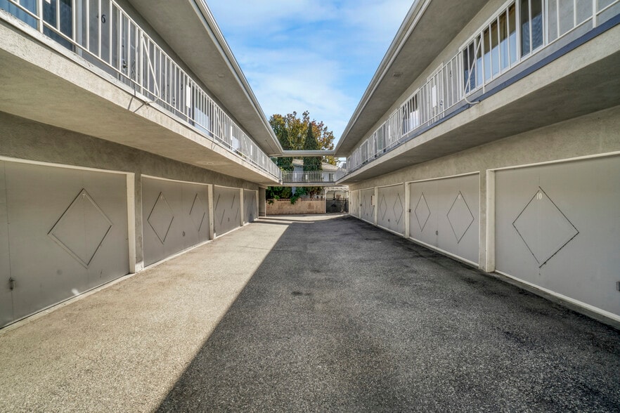 More Photos Of 18216 Kingsdale Ave, Redondo Beach Apartments For Sale