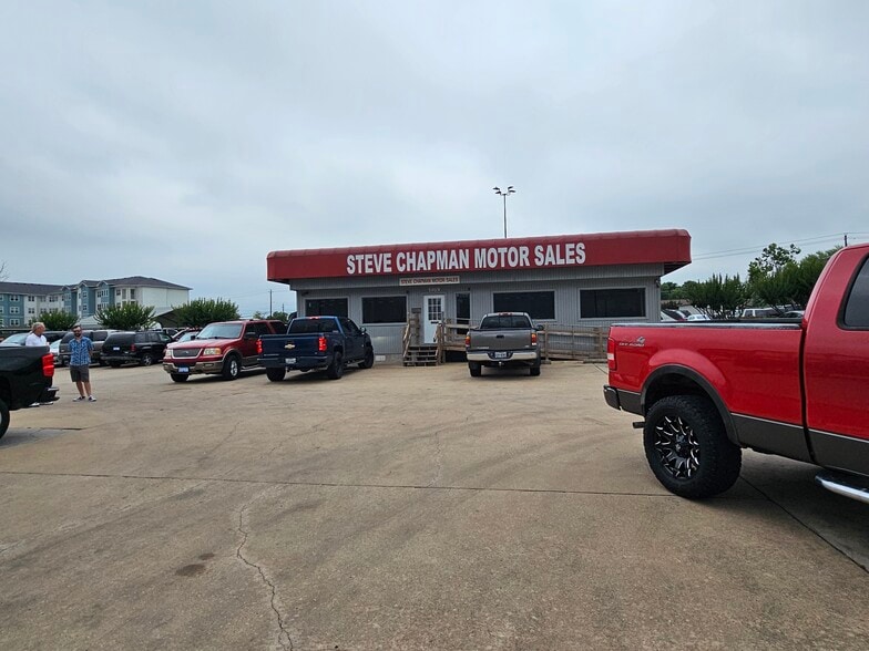 More Photos Of 5919 E Ben White Blvd, Austin Auto Dealership For Sale