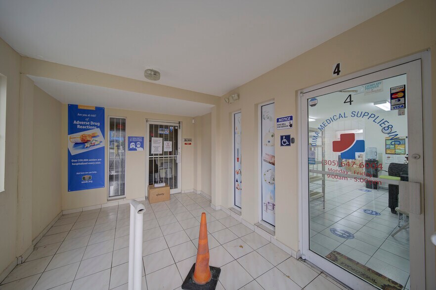 More Photos Of 330-332 W 9th St, Hialeah Storefront Retail Office For Lease
