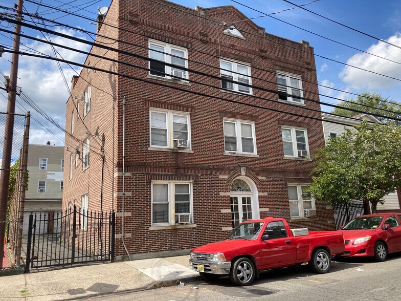 Primary Photo Of 630-632 N 6th St, Newark Apartments For Sale