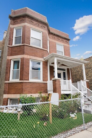 Primary Photo Of 2610 W Lawrence Ave, Chicago Multifamily For Sale