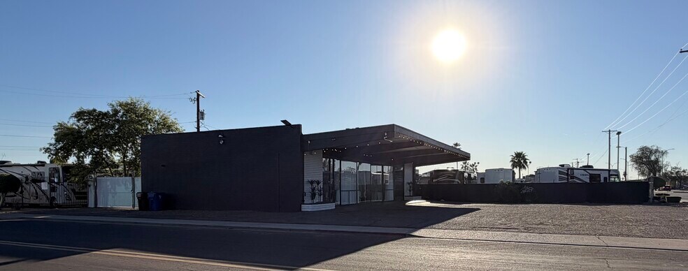 More Photos Of 2111 E Main St, Mesa Freestanding For Sale