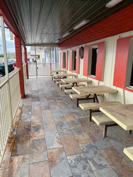 More Photos Of 627 N 2nd Ave, Ajo Restaurant For Sale