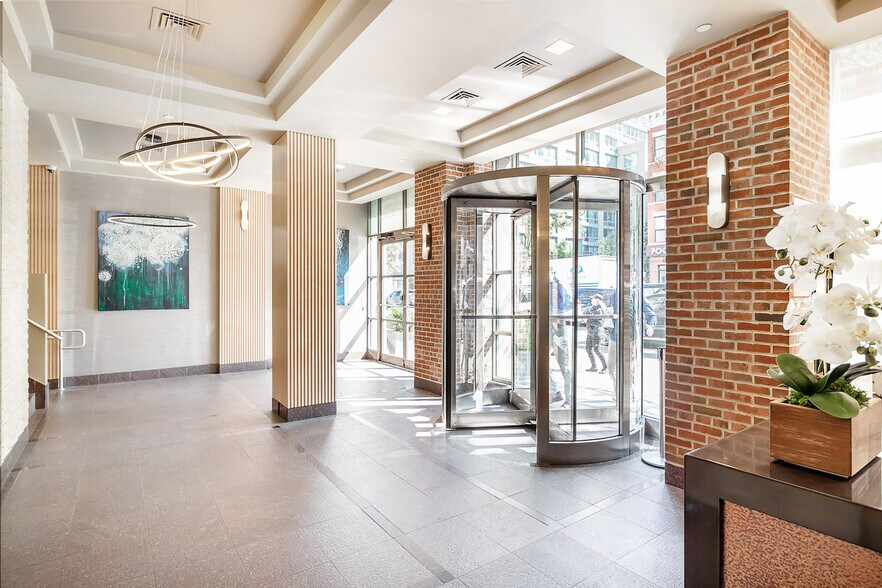 More Photos Of 483 Tenth Ave, New York Loft Creative Space For Lease