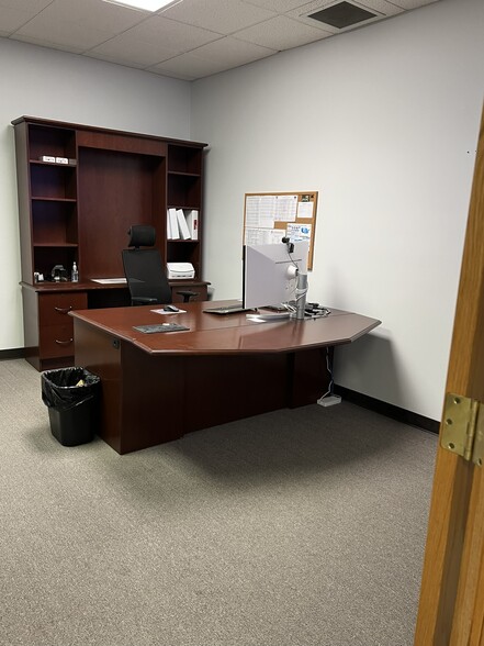 More Photos Of 9093 Technology Dr, Fishers Light Manufacturing For Lease