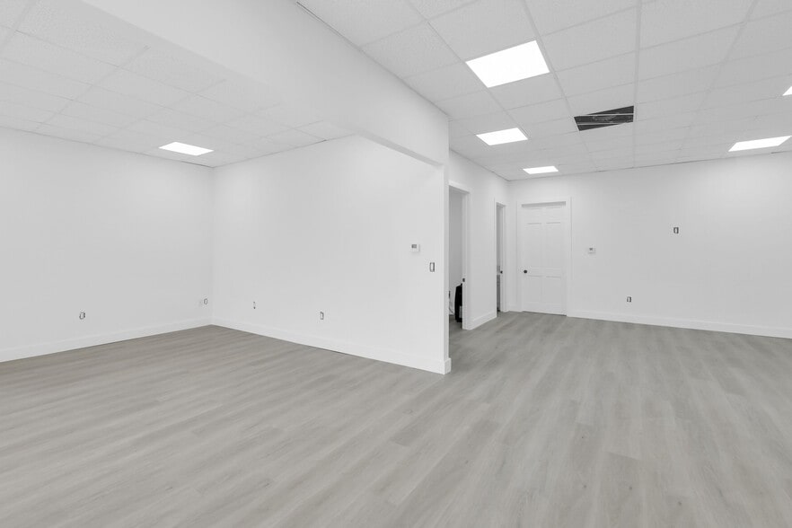 More Photos Of 11931-11971 NW 37th St, Coral Springs Warehouse For Sale