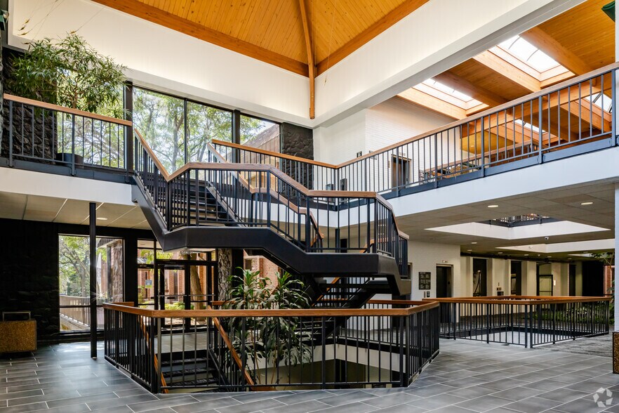 More Photos Of 1919 S Highland Ave, Lombard Unknown For Lease